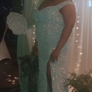 size 2x can be use use for prom dress or homecoming still in good condition